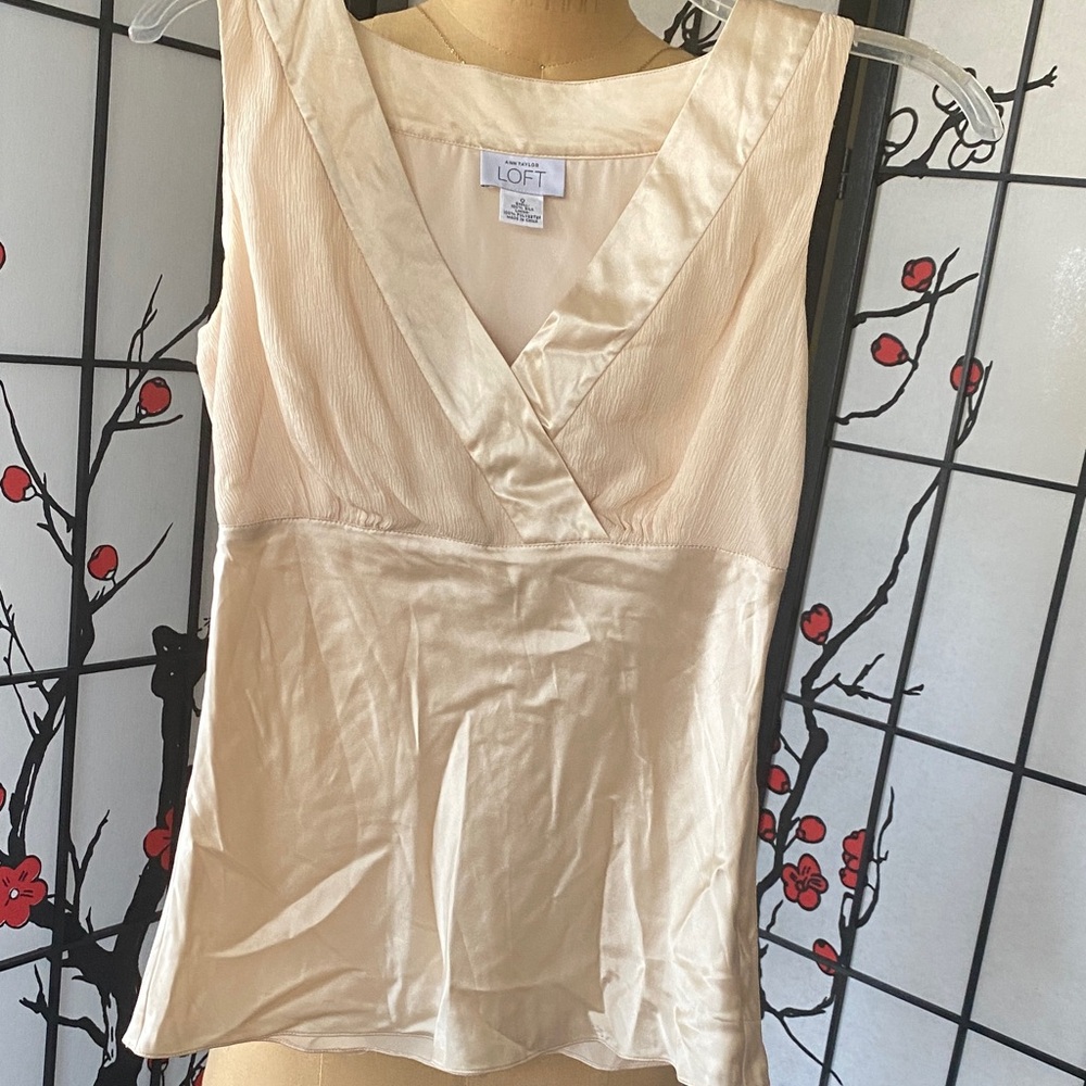 LOFT Beige V-Neck Sleeveless Top